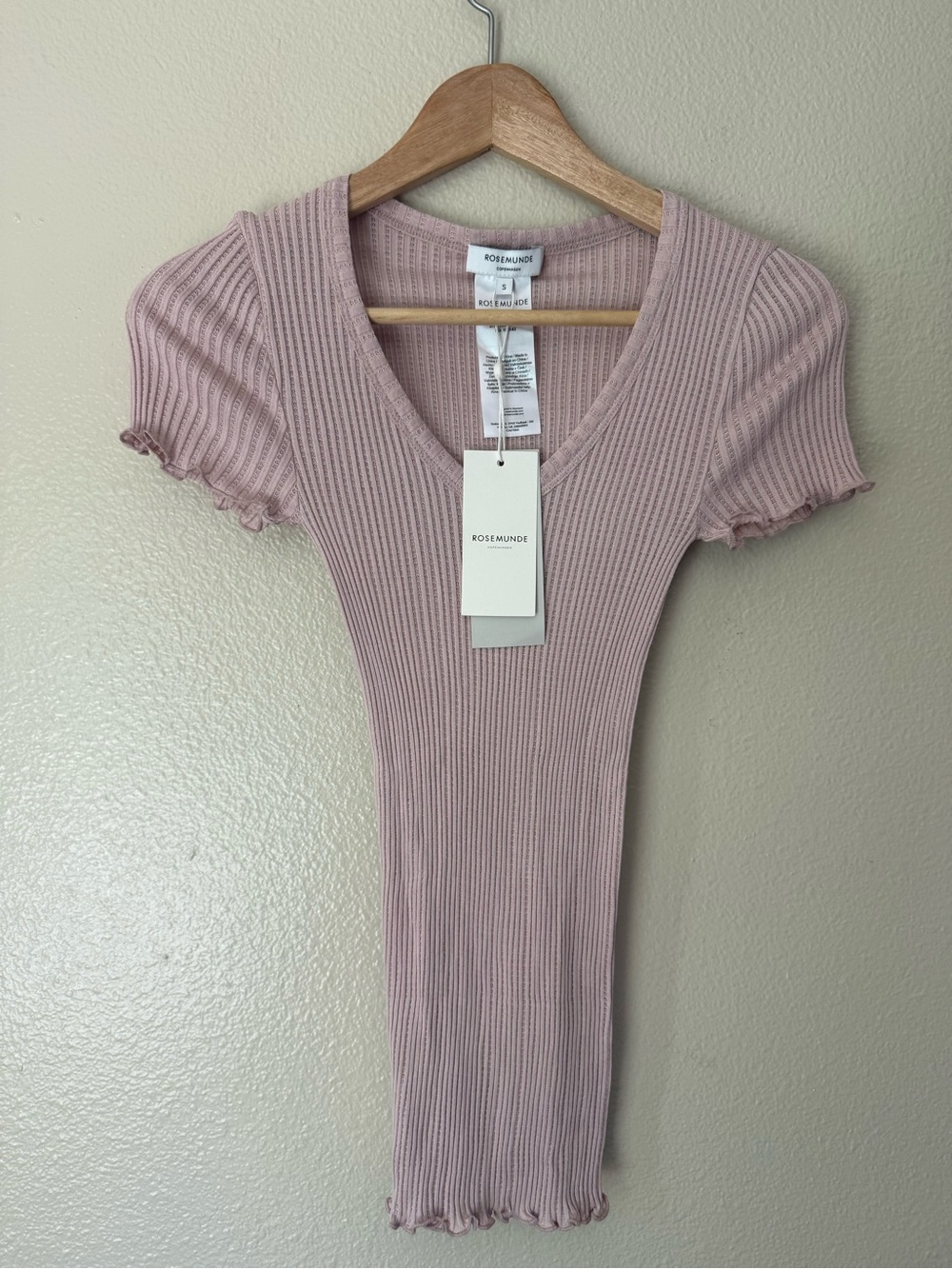 Rosemunde Ribbed V-Neck Short Sleeve Top in Dusty Pink